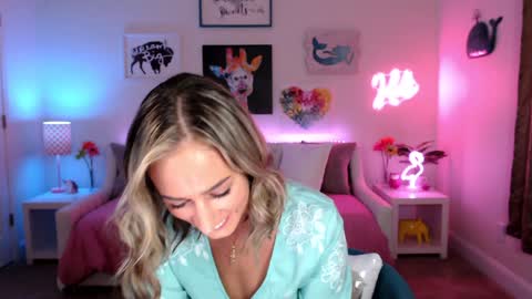 Holi Hurricane online show from 01-28-25, 03:47