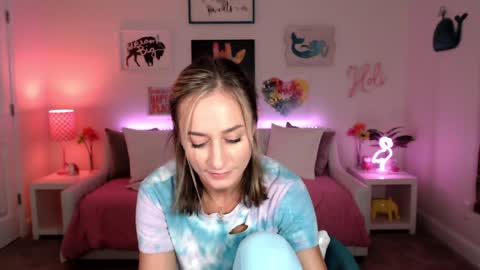 Holi Hurricane online show from 02-05-25, 02:40