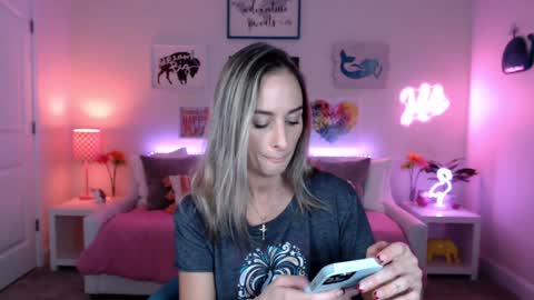 Holi Hurricane online show from 10-20-25, 03:07