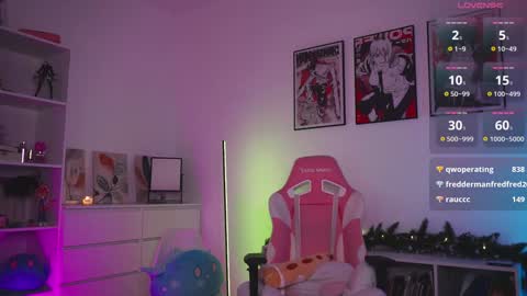 Snapshot of holliwould_ chatting on 12-05-24, 07:17 Holli online show from 12-05-24, 07:17