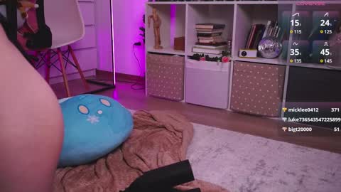 Snapshot of holliwould_ chatting on 12-07-24, 06:48 Holli online show from 12-07-24, 06:48