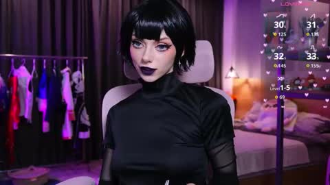 Snapshot of holliwould_ chatting on 02-06-26, 11:35 Holli online show from 02-06-26, 11:35