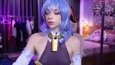 Snapshot of holliwould_ chatting on 02-21-26, 10:49 Holli online show from 02-21-26, 10:49