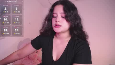 Snapshot of holly_16 chatting on 01-05-25, 11:33 holly_16 online show from 01-05-25, 11:33