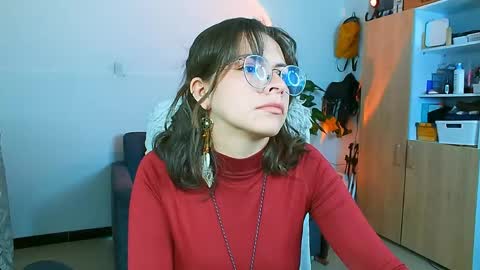 Snapshot of holly_and_honey_69 chatting on 04-23-26, 10:56 Holly and Honey online show from 04-23-26, 10:56
