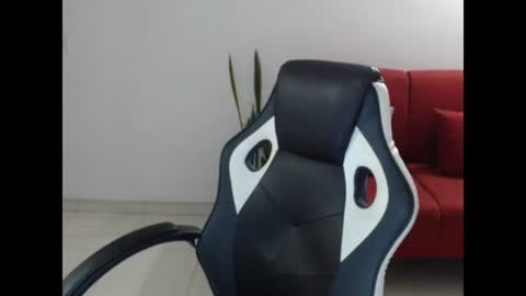 Itzel online show from 06-21-26, 04:04