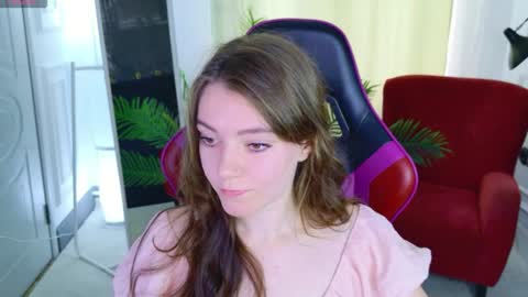Snapshot of holly_kittenss chatting on 07-22-26, 01:58 Lana online show from 07-22-26, 01:58
