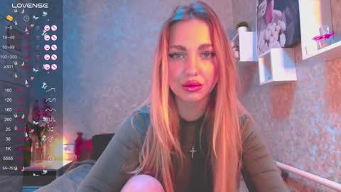 Snapshot of holly_molly8 chatting on 12-13-24, 04:27 holly_molly8 online show from 12-13-24, 04:27