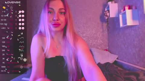 Snapshot of holly_molly8 chatting on 01-12-25, 08:36 holly_molly8 online show from 01-12-25, 08:36