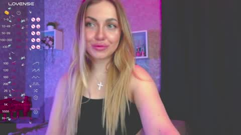 Snapshot of holly_molly8 chatting on 01-15-25, 09:09 holly_molly8 online show from 01-15-25, 09:09