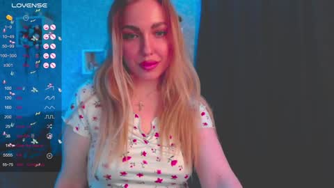 Snapshot of holly_molly8 chatting on 01-21-25, 06:23 holly_molly8 online show from 01-21-25, 06:23