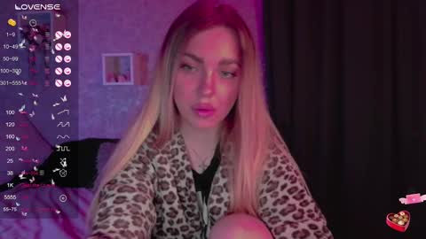 Snapshot of holly_molly8 chatting on 02-10-25, 11:45 holly_molly8 online show from 02-10-25, 11:45