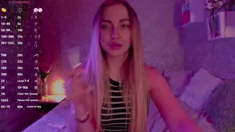 Snapshot of holly_molly8 chatting on 03-06-25, 08:59 holly_molly8 online show from 03-06-25, 08:59