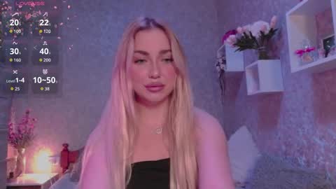 Snapshot of holly_molly8 chatting on 10-09-25, 05:44 holly_molly8 online show from 10-09-25, 05:44