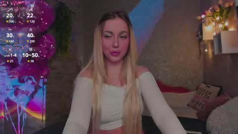 Snapshot of holly_molly8 chatting on 04-25-26, 06:16 holly_molly8 online show from 04-25-26, 06:16