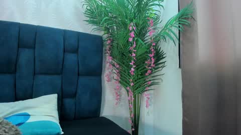 Snapshot of holly_sly chatting on 11-24-25, 07:13 holly online show from 11-24-25, 07:13