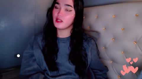 Snapshot of holly_sunshine69 chatting on 05-18-26, 03:29 Apple online show from 05-18-26, 03:29