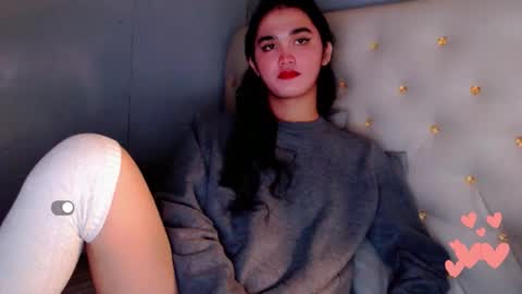 Snapshot of holly_sunshine69 chatting on 05-28-26, 06:49 Apple online show from 05-28-26, 06:49