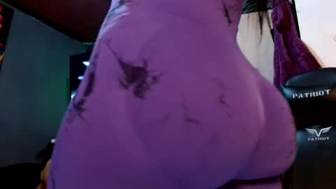 holly_thomsonx69 online show from 01-01-25, 12:00