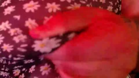 Snapshot of hollychilling chatting on 03-10-26, 01:21 Holly Dragonfly Girly online show from 03-10-26, 01:21