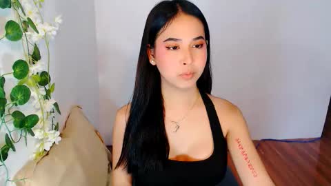 Snapshot of hollyclarita chatting on 12-03-25, 06:10 YOUR GODDESS CLARITA online show from 12-03-25, 06:10