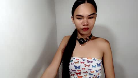 Snapshot of hollyhalo chatting on 11-08-25, 04:23 hollyhalo online show from 11-08-25, 04:23