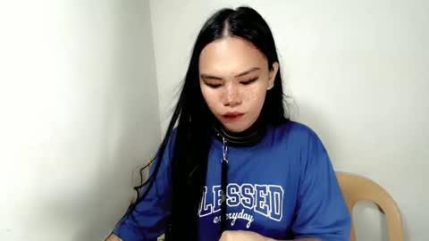 Snapshot of hollyhalo chatting on 11-10-25, 03:00 hollyhalo online show from 11-10-25, 03:00