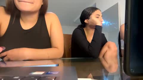 Snapshot of hollykoff chatting on 01-04-25, 02:46 space online show from 01-04-25, 02:46