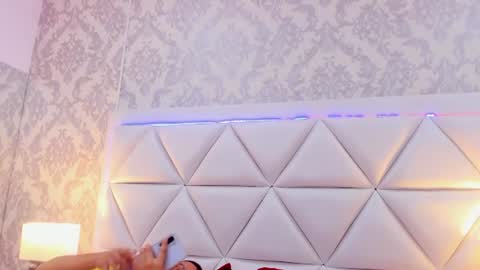 Snapshot of hollyolson chatting on 07-20-26, 01:13 Holly online show from 07-20-26, 01:13