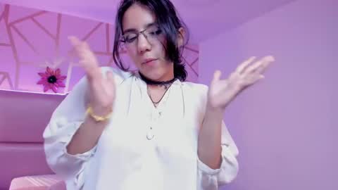 Snapshot of hollypeach_ chatting on 11-14-25, 09:30 hollypeach_ online show from 11-14-25, 09:30