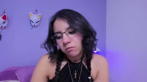 Snapshot of hollypeach_ chatting on 11-16-25, 03:39 hollypeach_ online show from 11-16-25, 03:39