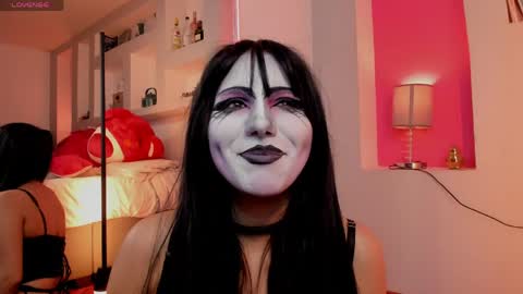 hollypeach_ online show from 04-15-26, 08:09