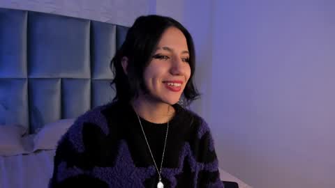hollypeach_ online show from 05-17-26, 03:52