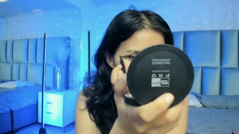 hollypeach_ online show from 05-27-26, 07:55