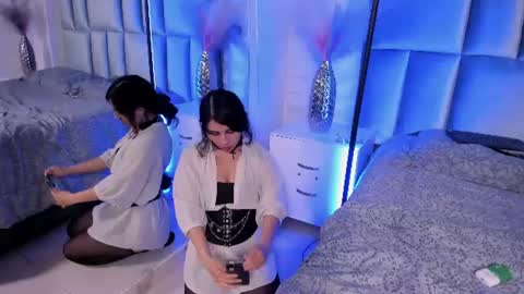 Snapshot of hollypeach_ chatting on 07-15-26, 08:14 hollypeach_ online show from 07-15-26, 08:14