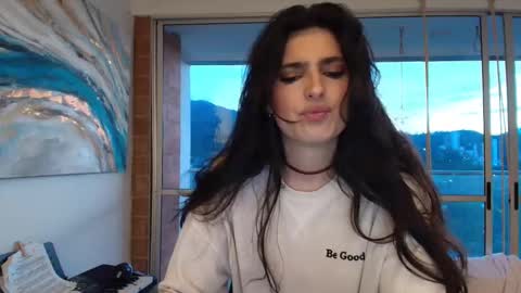 hollyshit_ online show from 09-28-25, 10:59