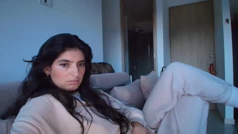 hollyshit_ online show from 10-18-25, 10:54