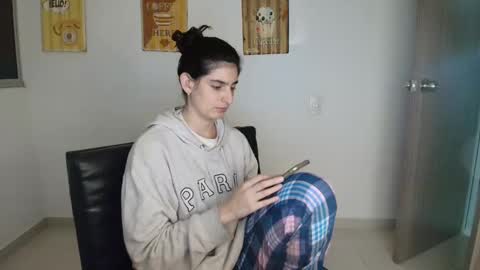 hollyshit_ online show from 10-24-25, 02:52