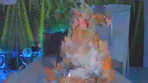 Snapshot of hollytaillor chatting on 10-18-25, 05:10 HollyTaillor online show from 10-18-25, 05:10