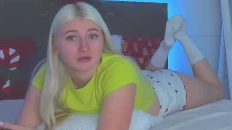 HollyTaillor online show from 12-14-25, 06:41