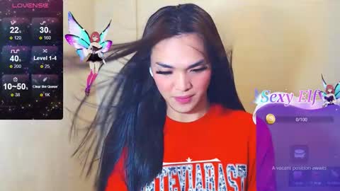 Snapshot of hollywoodbitch chatting on 03-08-26, 01:59 Isabella Marie online show from 03-08-26, 01:59