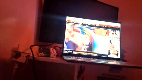 holtsteelxx6 online show from 04-30-26, 05:47