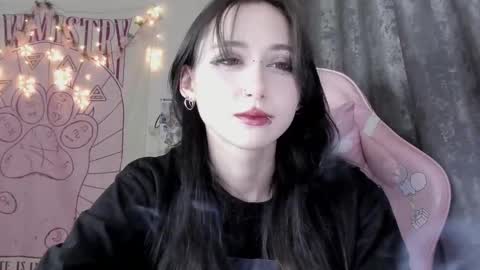 Snapshot of holy420loly chatting on 10-21-25, 07:47 Ho Lee Sheet online show from 10-21-25, 07:47