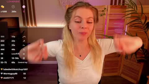 Snapshot of holy_alexa chatting on 12-26-24, 09:44 Alexa online show from 12-26-24, 09:44