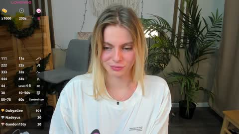 Snapshot of holy_alexa chatting on 01-04-25, 07:13 Alexa online show from 01-04-25, 07:13