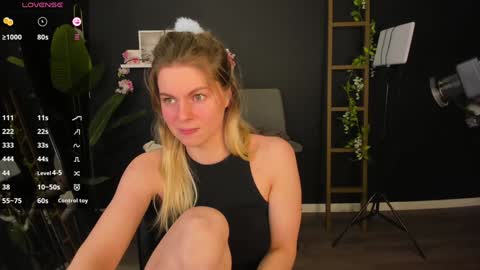 Snapshot of holy_alexa chatting on 01-13-25, 06:49 Alexa online show from 01-13-25, 06:49