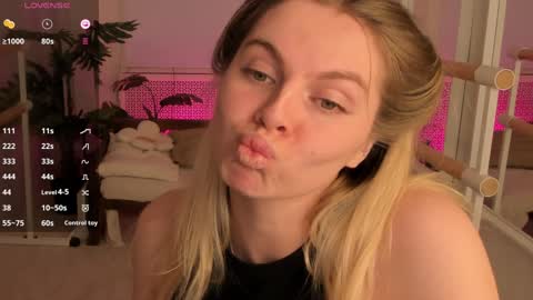 Snapshot of holy_alexa chatting on 01-29-25, 06:33 Alexa online show from 01-29-25, 06:33