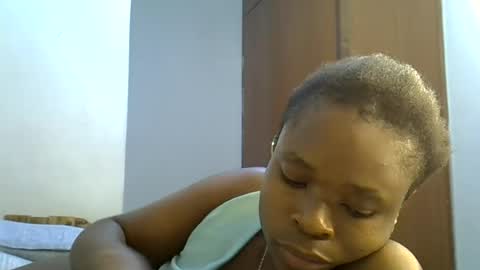 Snapshot of holy_ebony chatting on 06-24-26, 04:17 holy_ebony online show from 06-24-26, 04:17