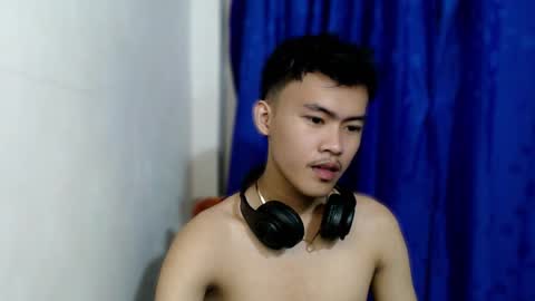 Snapshot of holy_fucker21 chatting on 10-01-25, 10:43 Jayjay online show from 10-01-25, 10:43