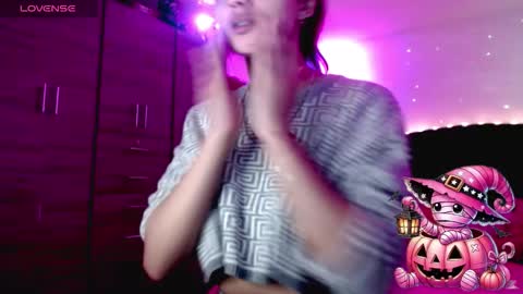 Juli online show from 10-28-25, 02:37